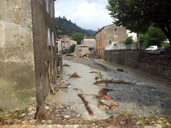cours d'eau de Saint Laurent le Minier Gard dégât après inondation septembre 2014