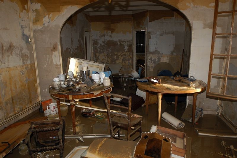 Dégâts Sommières crue sept 2002©CD30